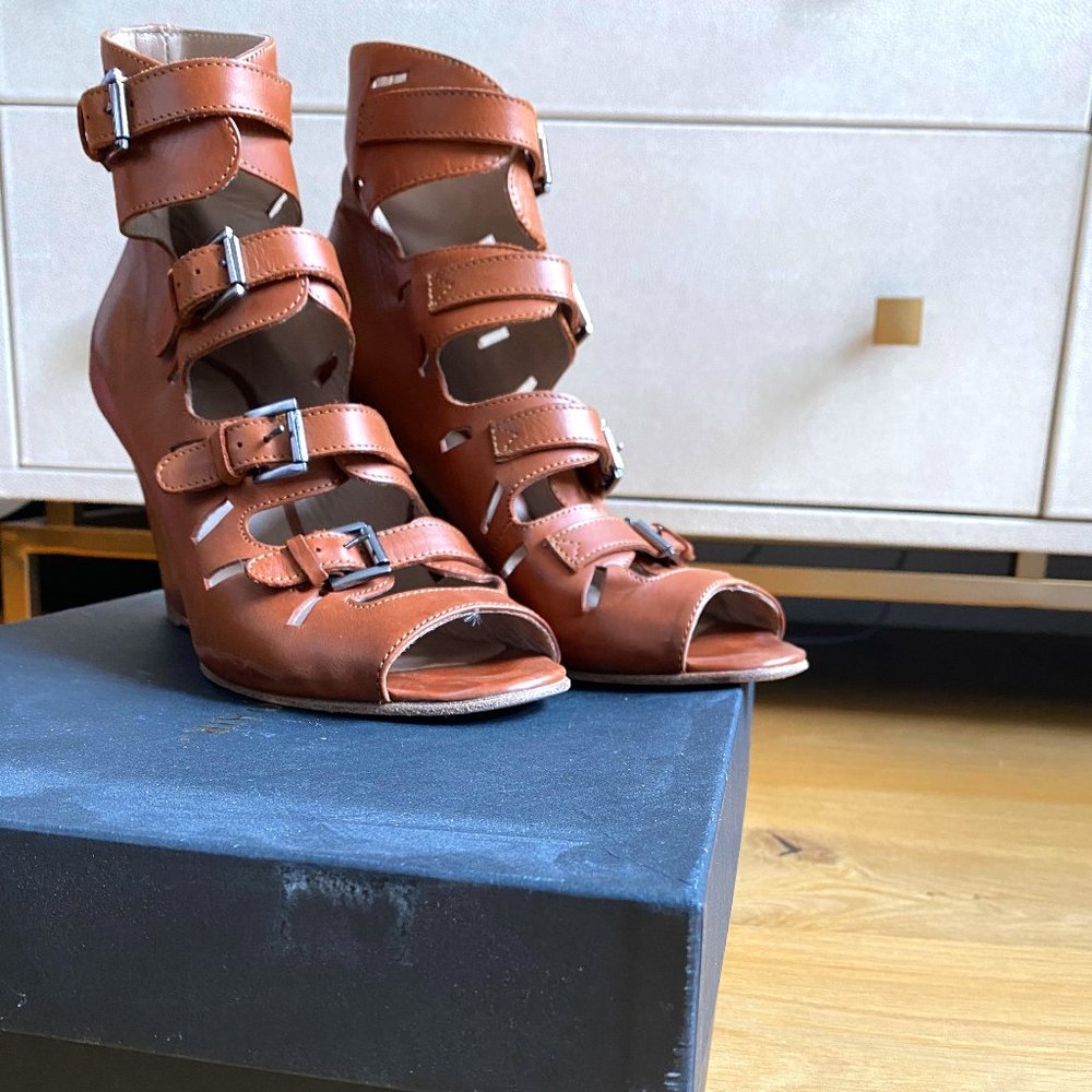 Surface to Air Buckle Wedge Sandals, Cognac